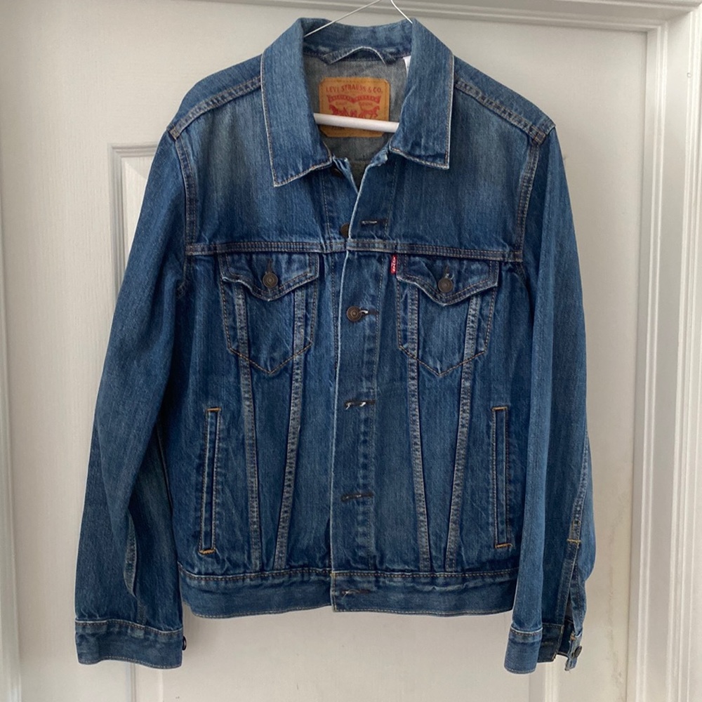Levi’s Trucker Denim Jacket size small